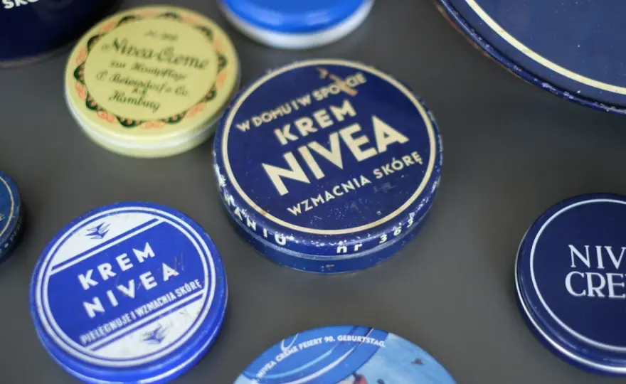Krem Nivea: Czy warto po niego sięgać? Analiza składu i opinii