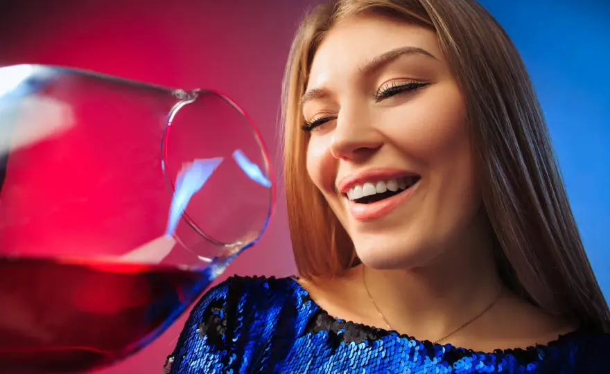 Alkohol po botoksie: Czy można pić? Kluczowe zasady